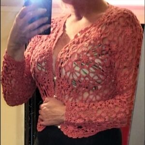 Vtg 90s NY style coral floral crotchet pearl button sexy cropped cardigan M-XL